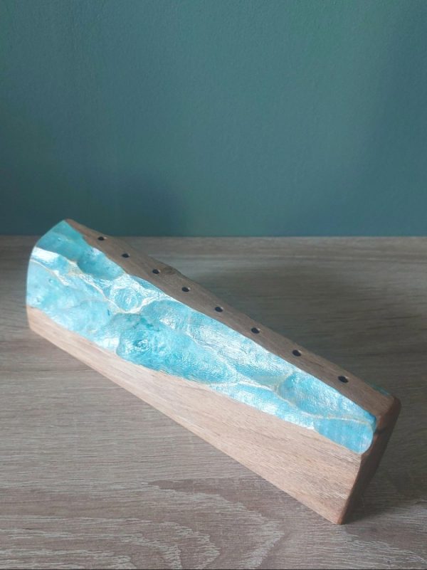 soliflore multifleurs en bois vase lagon artisanal bleu Soliflore multiple en bois sculpté – motif minéral bleu lagon pièce unique