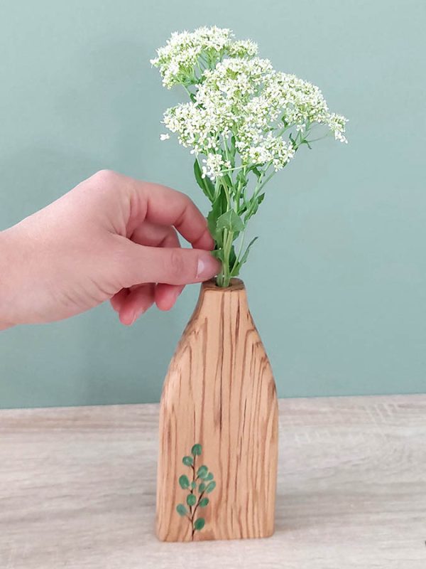 mini vase en bois