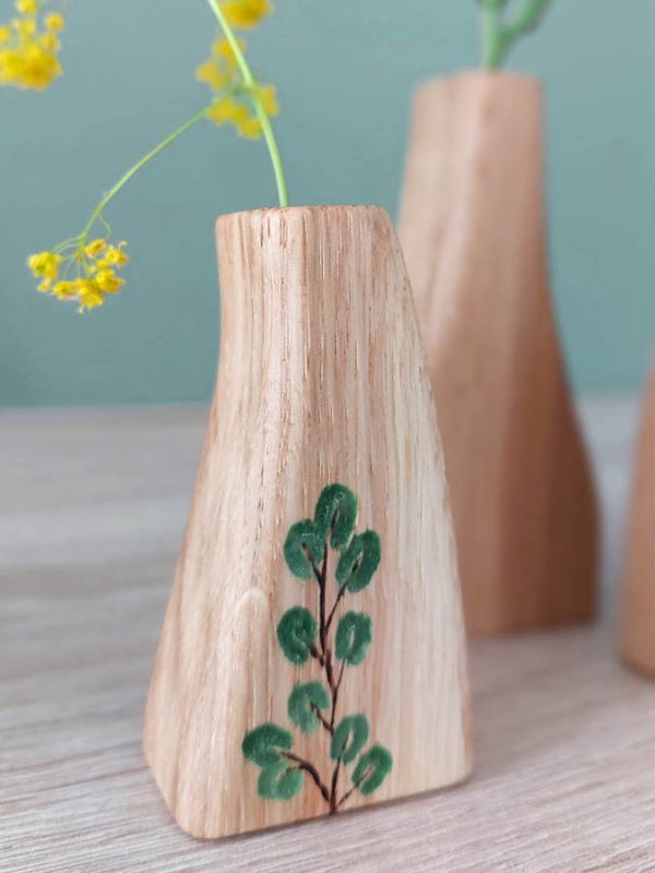 trois petit supports à fleurs