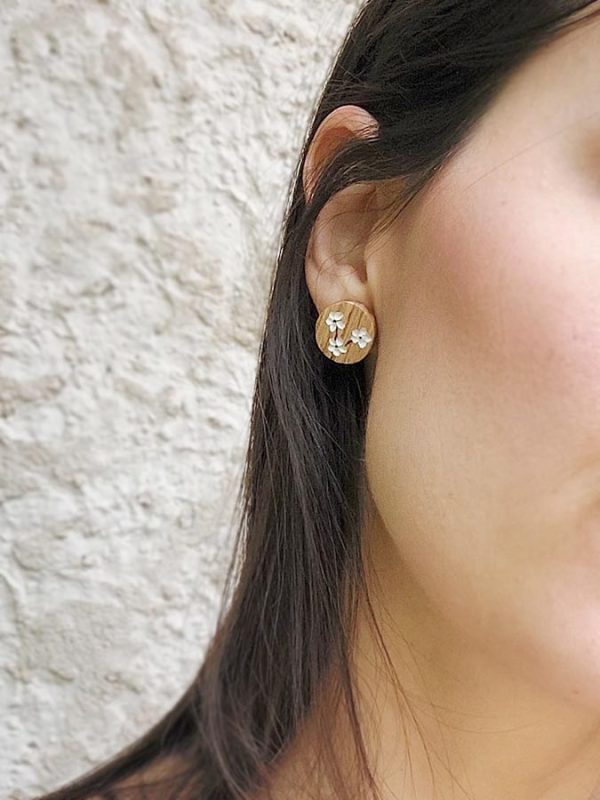 20260721_100720 Origine - Boucles d'oreilles puces en bois
